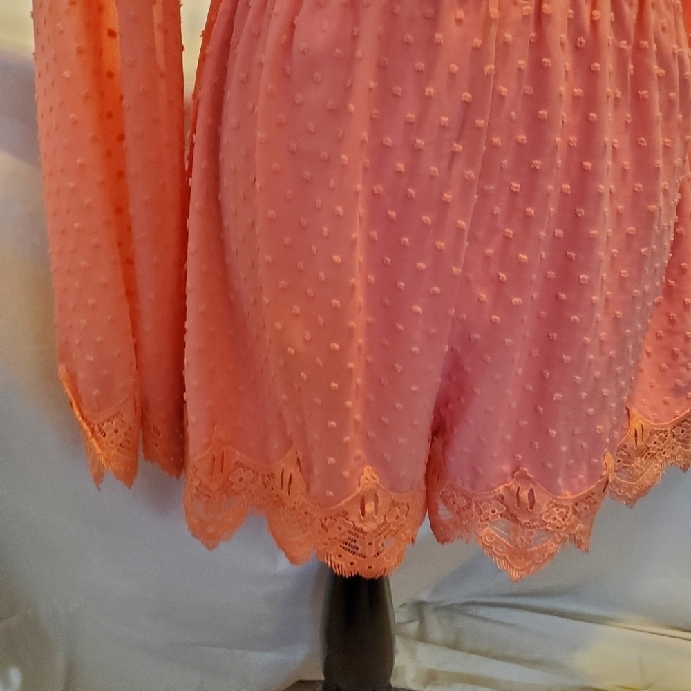 Lulu's Peach Lace Short Romper SZ SM - Picture 4 of 10